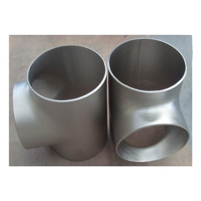 Titàn soude Tee egal